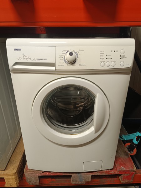 Pralka Zanussi  6  kilo 1600 obr/min Gwarancja Transport