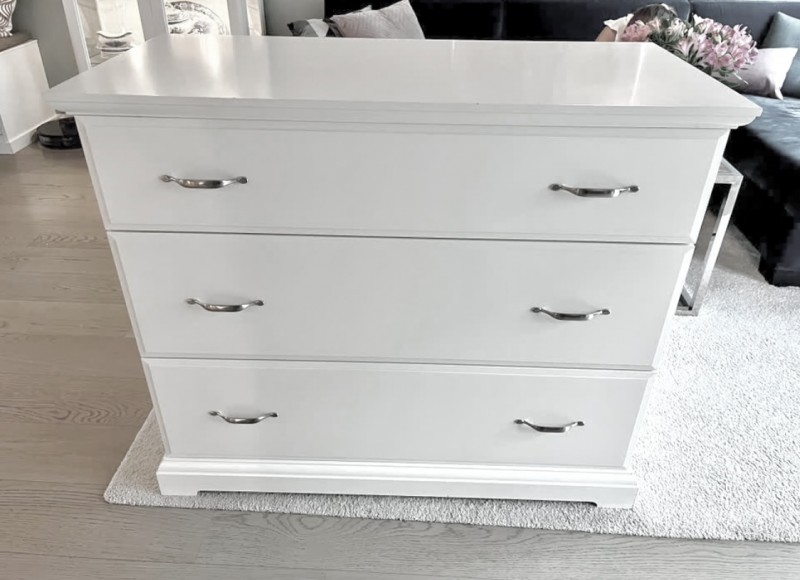 Solidna komoda - salon / sypialnia