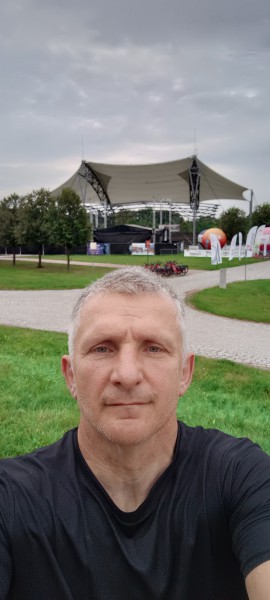 Poszukuję pracy przy rowerach lub w tenisie ziemnym