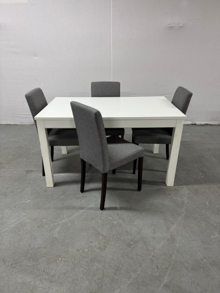 Stół z krzesłami 130x80 więcej zdjęć stołów i mebli  na (whatsapp )