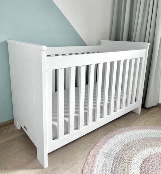 Białe - Solidne łóżeczko z materacem