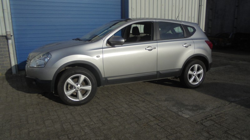 NISSAN QASQAI 2.0 benzyna KLIMATRONIC-NAVI-PANORAMA DACH-ALU-6 BIEGOW-NOWE APK- rok2008