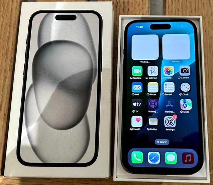 Sprzedam smartfon Apple iPhone 15 256GB NOWY nie używany