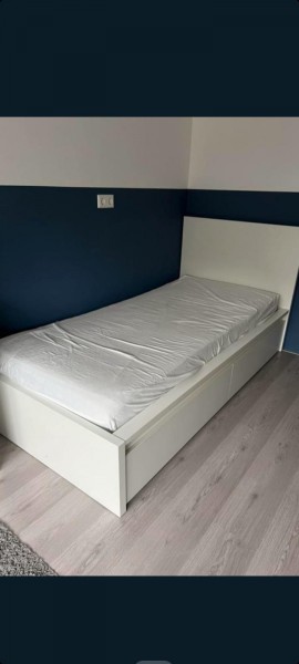 Łóżko jednoosobowe