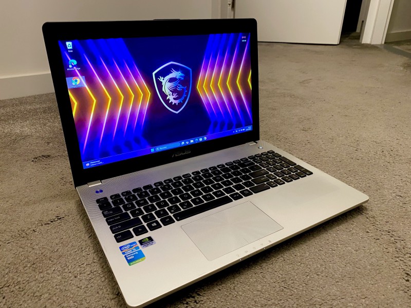 Piękny ASUS light GAMING , FULL HD ,i5,  SSD, 16 GB RAM, nVidia, do WOT LOL , CS , DOWÓZ CAŁA NL