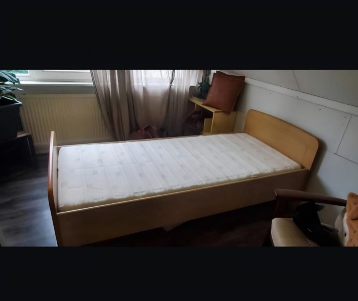 Łóżko jednoosobowe