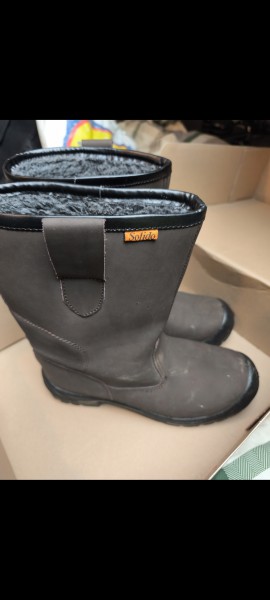 Sprzedam skórzane buty Solido z blachą, rozmiar 44, raz ubrane, nowe