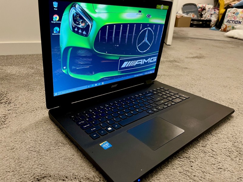 Zadbany ACER ES , SSD 250 GB, Bluetooth DUZY EKRAN 17 cali do filmów, NETFLIX, DOWÓZ