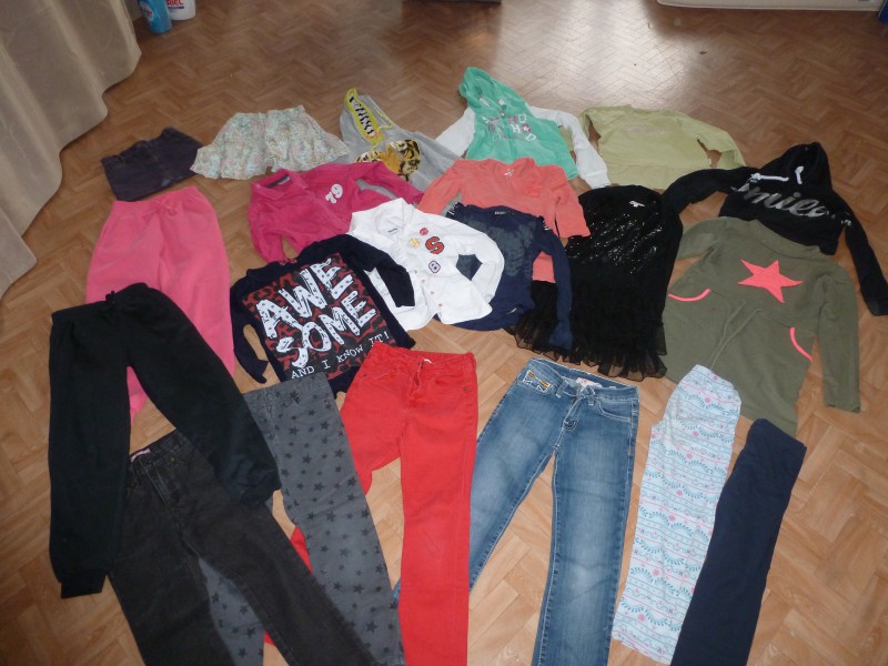 ubrania  dla dziewczynki  rozmiar 134/140 i 146