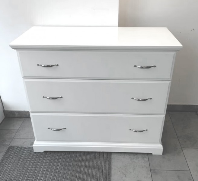 BIAŁE MEBLE - Solidna komoda + Garderoba z lustrami