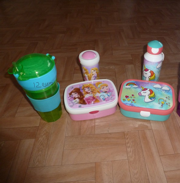 pojemnik do szkoly,spodnie ciazowe i posciel dla dziewczynki