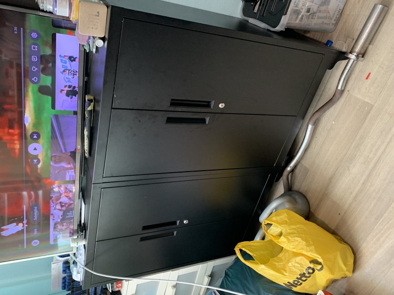 Prawie nowe laden metalowe szafki na kluczyk