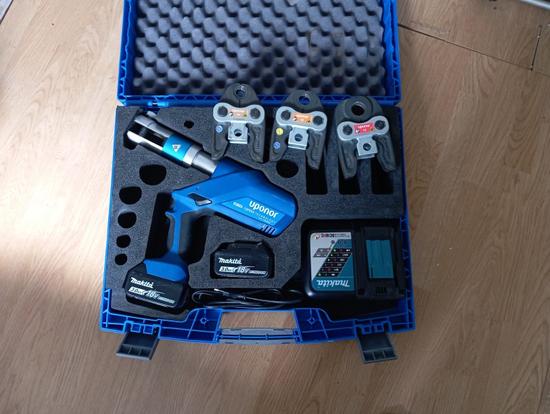 Sprzedam zaciskarka / prasa  Uponor stan idealny