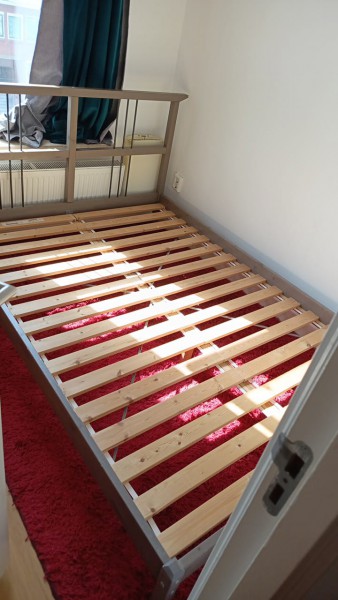 Sprzedam łóżko z materacem