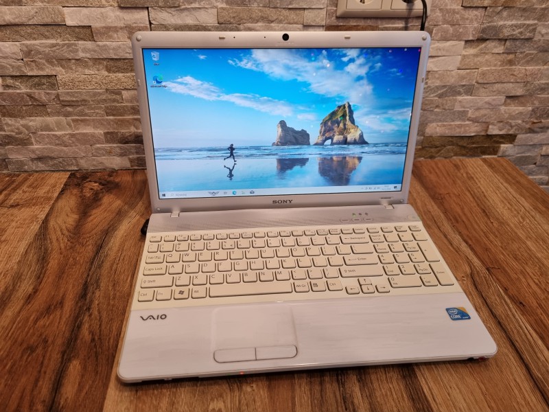 Sony Vaio VPC*i3*15,6*-4 GB RAM -120 GB SSD
