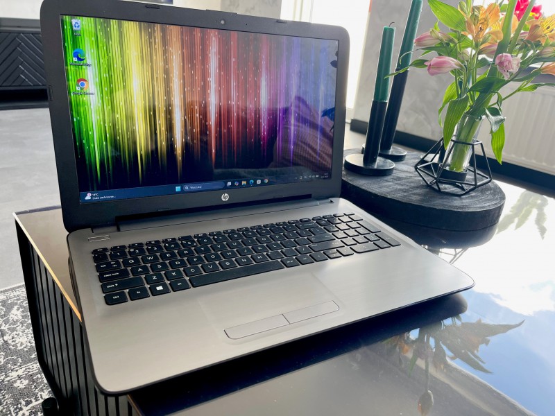 Zadbani szybki HP Pavilion, SSD, 8 GB RAM, A6, Bluetooth , Filmy Netflix , DOWÓZ CAŁA NL