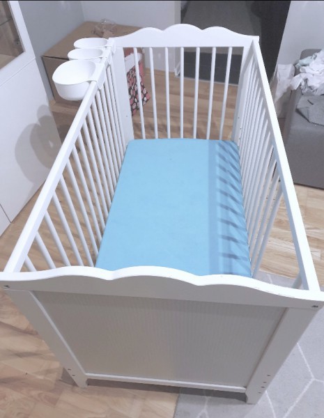 Jak nowe! - Ładne - Białe łóżeczko z materacem