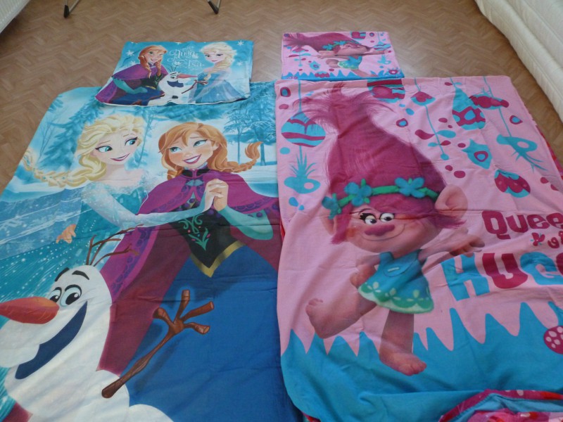 pojemnik do szkoly,spodnie ciazowe i posciel dla dziewczynki