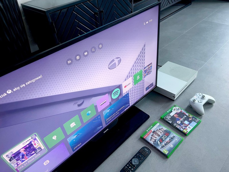 Komplet do grania Xbox One S + Telewizor FULL HD 40 cali , możliwy DOWÓZ