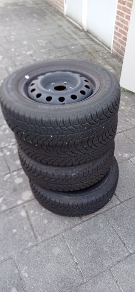 Sprzedam opony zimowe z felgami