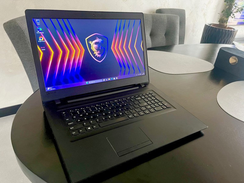 Szybki zadbany LENOVO, DUŻY EKRAN,  i5-2,50 Ghz,  8 GB RAM, SSD+HDD, DOWÓZ CAŁA NL