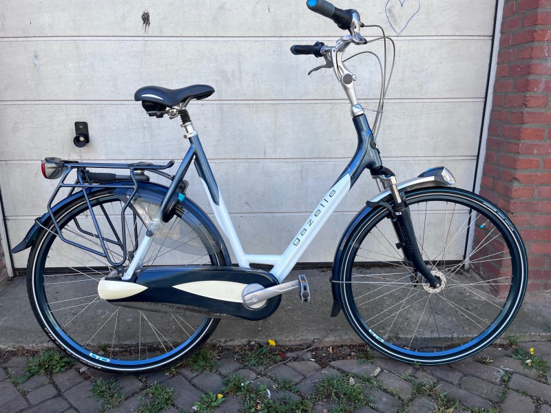 Trzy rowery na sprzedaż Gazelle, Trek, Batavus gotowe do jazdy