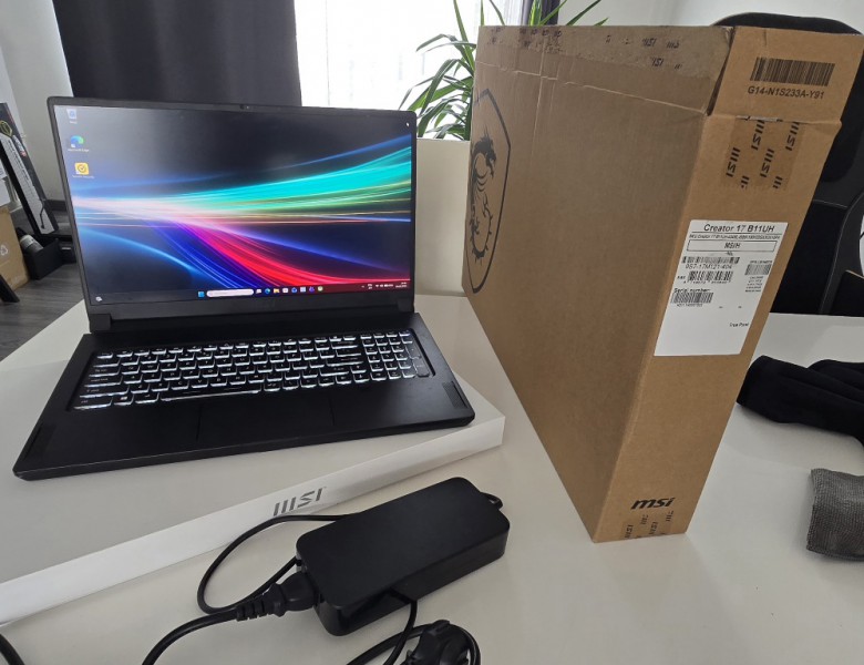 Laptop MSI Creator  17 B11UH -404NL RTX 3080 16GB / i9 / 32GB RAM / 4K
