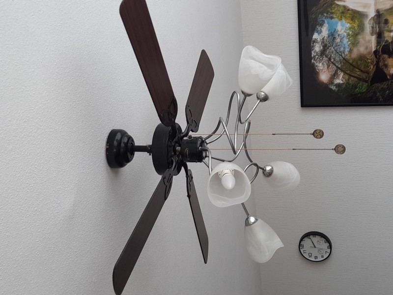 LAMPA SUFITOWA Z WIATRAKIEM 4 BIEGOWYM