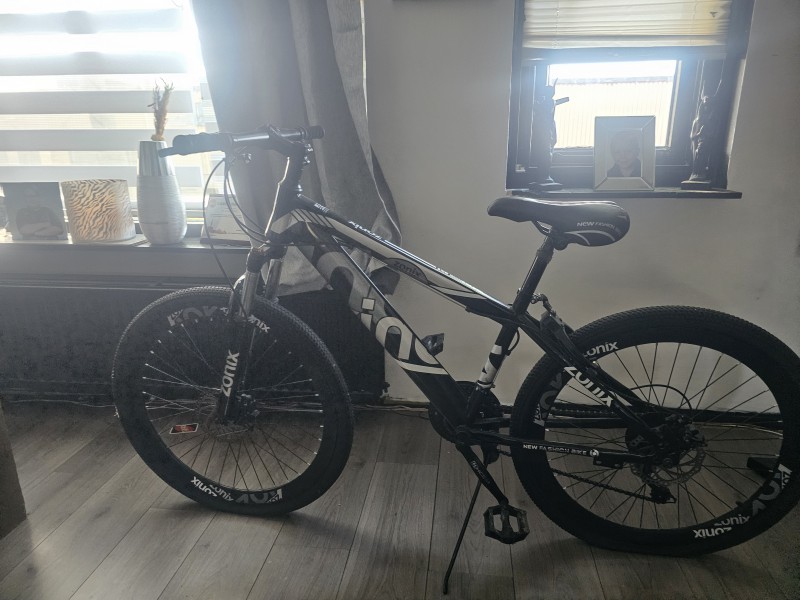Rower 1 sezon jeżdżony 100e