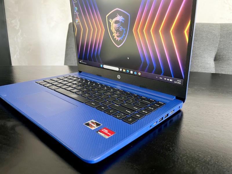 Laptop HP z 2023 roku , Ryzen 3 , SSD, FULL HD, USB-C, Bluetooth + Torba,  DOWÓZ CALA NL