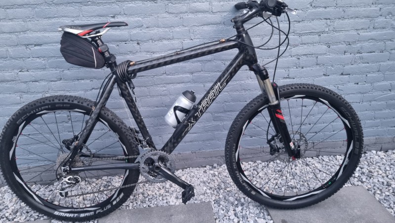 Carbon xtrail