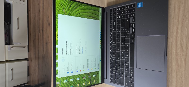 Sprzedam laptop w stanie idealnym