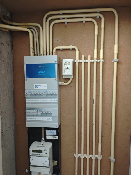 CBSK Elektriciens mniej za prąd, więcej komfortu
