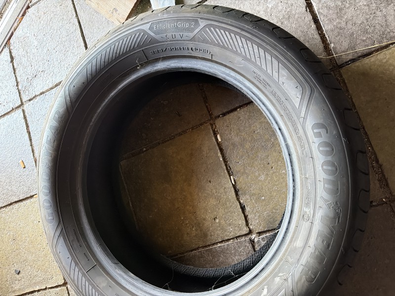 Good Year 225/60 R18