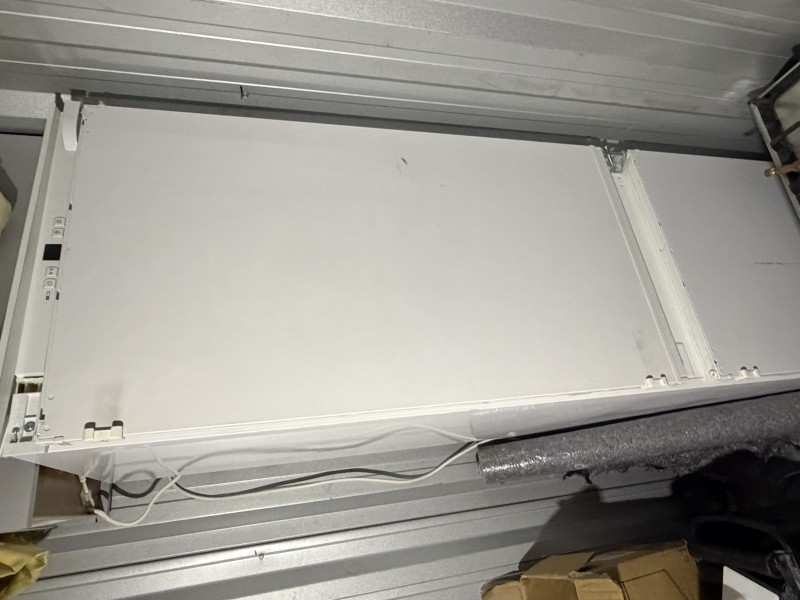 oddam gratis lodówkę pod zabudowę.