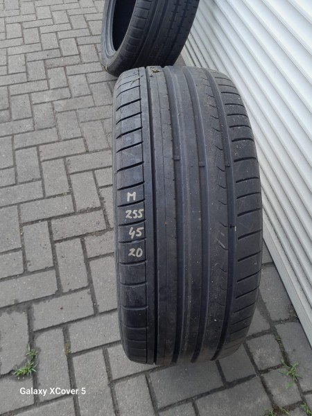 Opona letnia Dunlop 255/45 R20