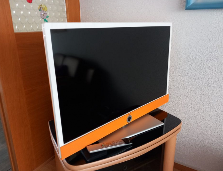 Loewe Connect ID 40 cali