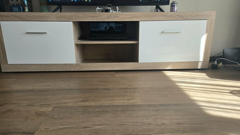 Sprzedam szafkę pod telewizor