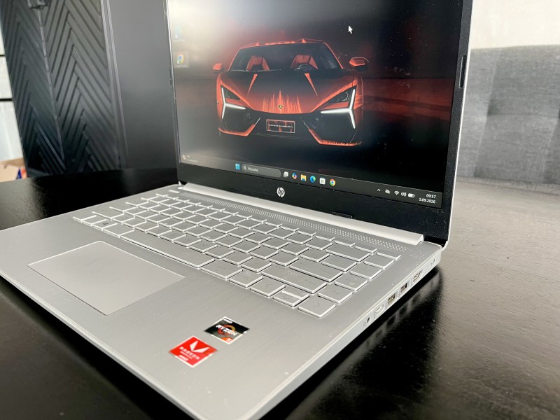 Szybki laptop HP FULL HD, Ryzen 5 , 500 GB SSD , USB-C , graf VEGA 8 , WIn 11 PL , DOWÓZ CAŁA NL