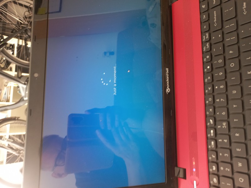 Laptop Packard Bell EasyNote TK w dobrym stanie bez baterii