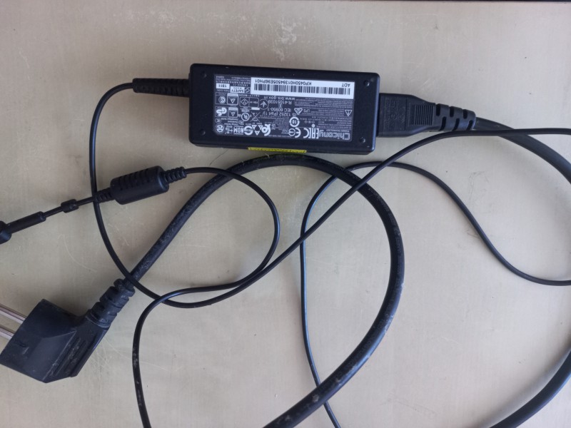 Ładowarka do laptopa Acer Chicony 45W 19V 2,37A  KP.0450H.013