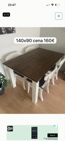Stół z krzesłami