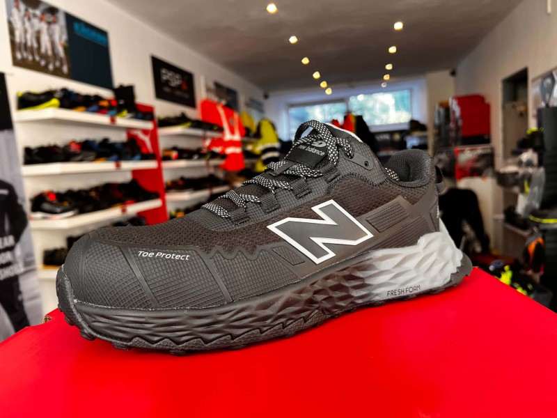 PUMA - REEBOK - W SUPER CENACH SPRAWDZ!!! - SKLEPY STACJONARNE: HAGA, ROTTERDAM,WAALWIJK