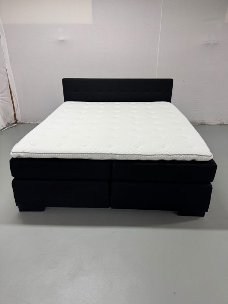Boxspring 180x200 z toperem i materacami w idealnym stanie jak nowy z dostawą do domu ..